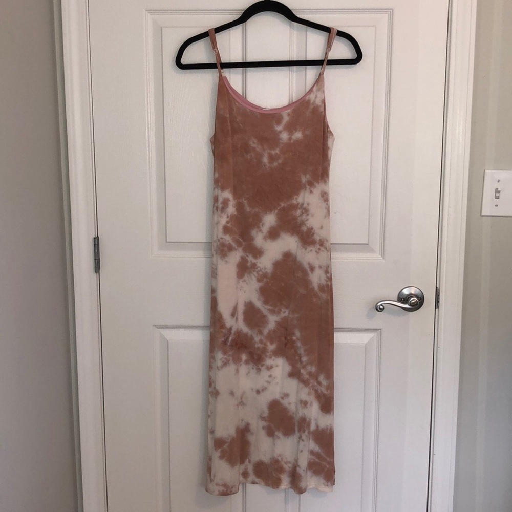 These three boutique on the go tie dye midi dress